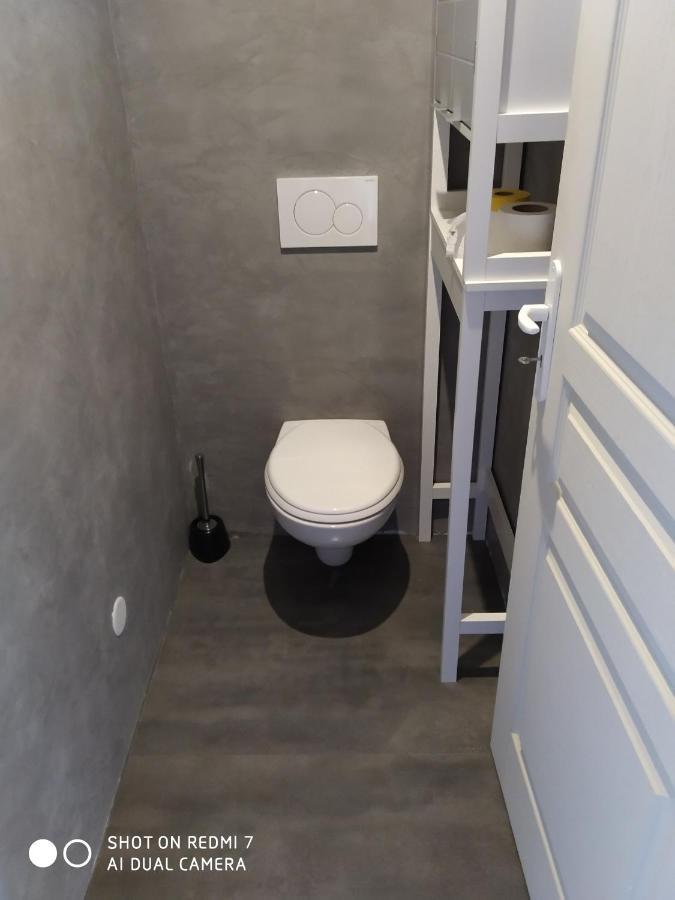 Les Glycines Apartment