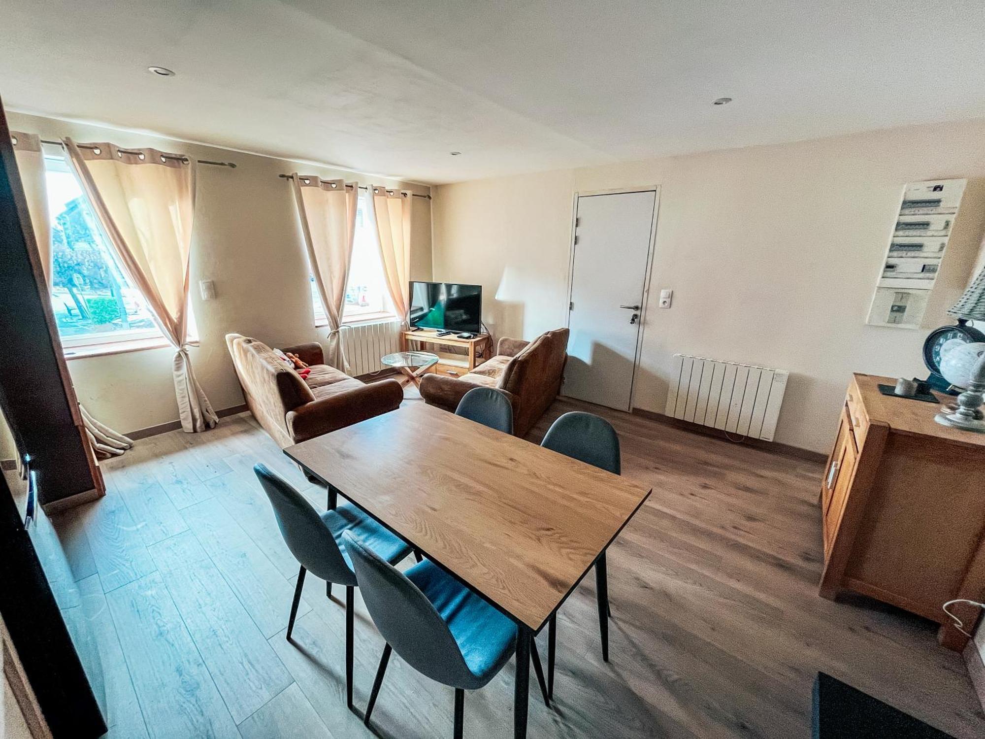 Les Glycines Apartment *